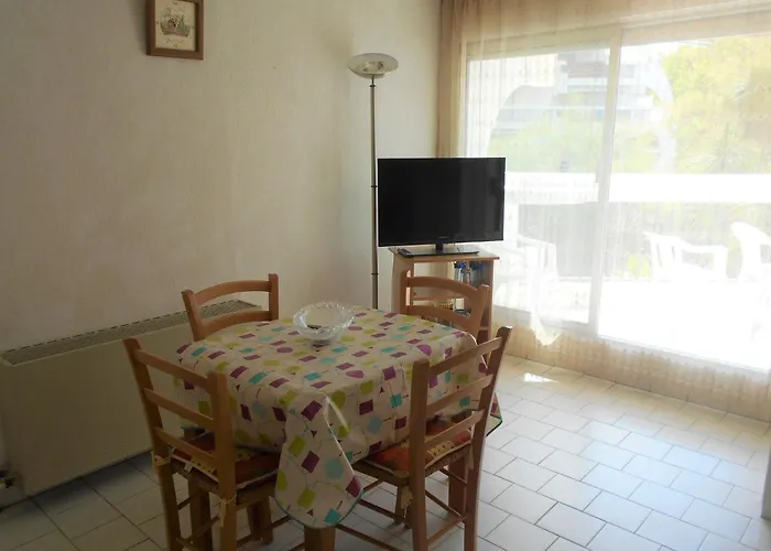 Vittoria Immobilier 2 -reglement Sur Place - Cheques Acceptes Appartamento *