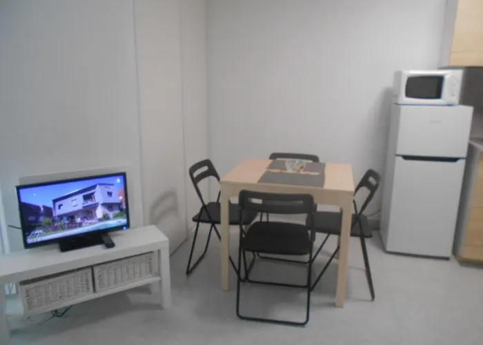 Vittoria Immobilier 2 -reglement Sur Place - Cheques Acceptes Appartamento